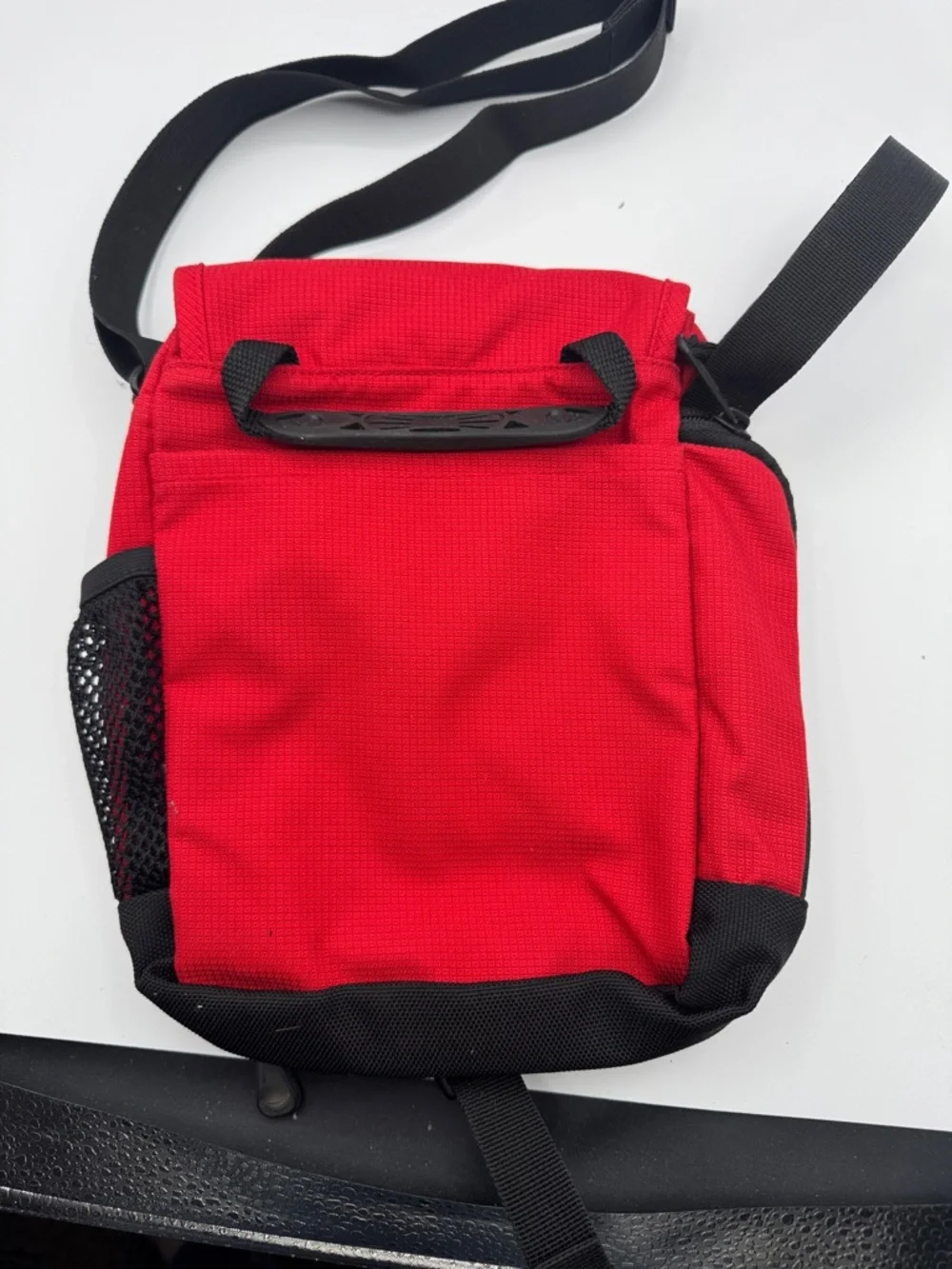 L.L. Bean Red and Black Men's Messenger Crossbody Bag adjustable strap pockets